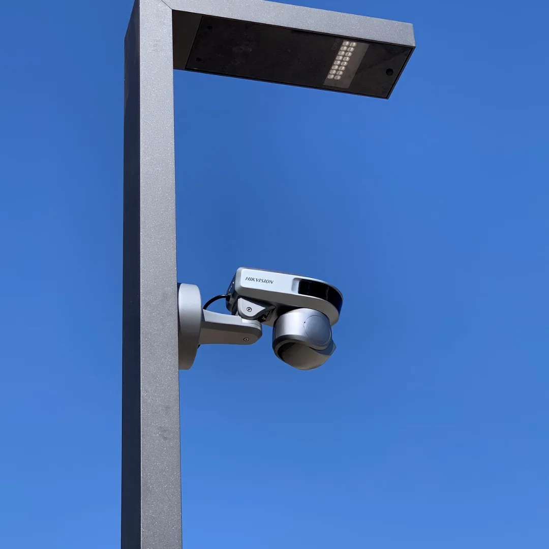Telecamera IP motorizzata per videosorveglianza urbana - Sistema di sicurezza intelligente con pan-tilt automatico