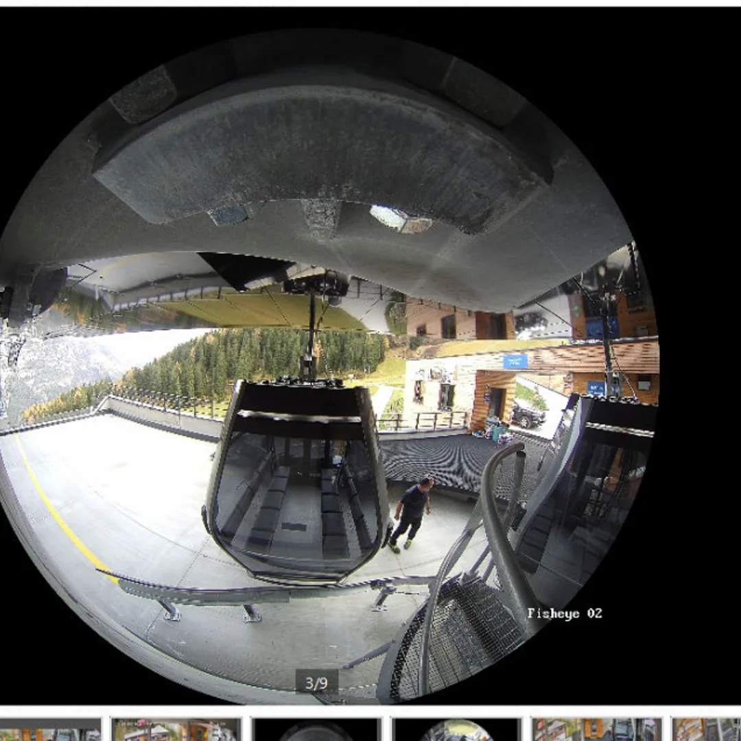 Telecamera IP dome piano imbarco funivia - Videosorveglianza 360° per monitoraggio flussi passeggeri